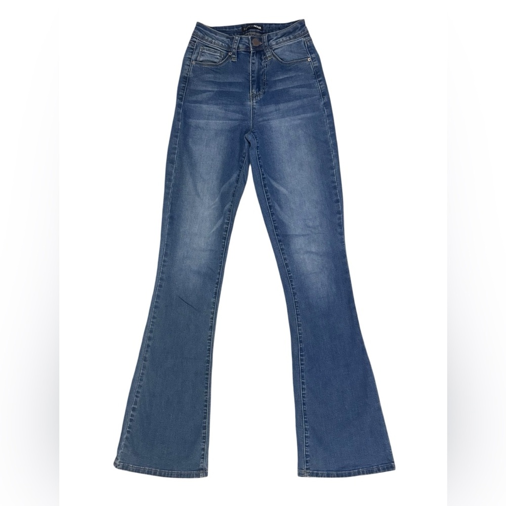 Women’s juniors Fashion Nova bootleg jeans size 0